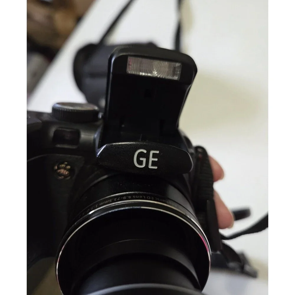 GE Power Pro X500 16.0MP Digital Camera Black - 15x Zoom + 8GB SD Card & Bag
